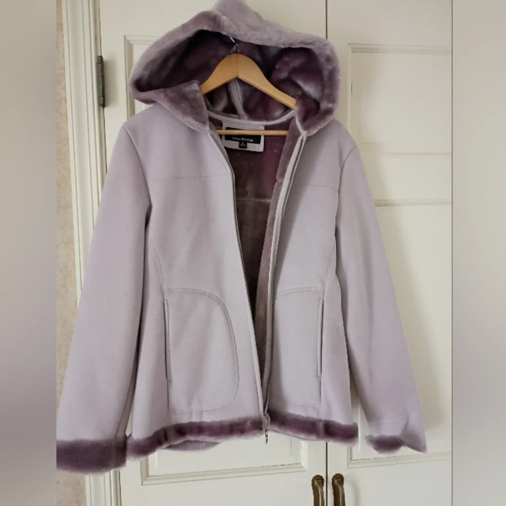 Lavender Hooded Jacket with Faux Fur Trim.Pit To Pit 20". Length 25".New No Tag - Picture 1 of 8
